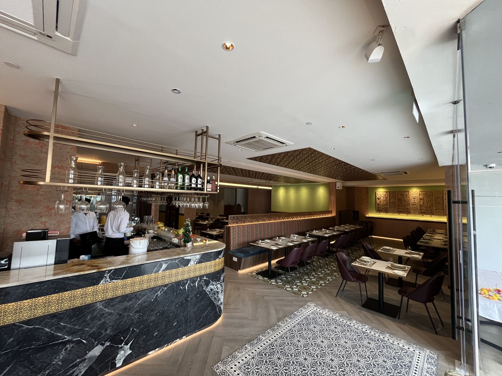 Bar and dining room at Spice Mahal restaurant, Beach Road, Singapore, with Bose Professional speakers installed by Energycon